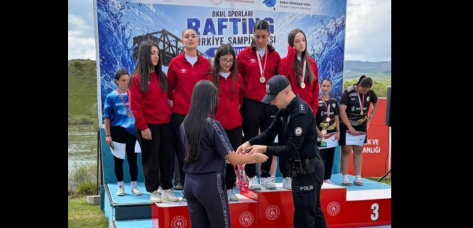 Güneysu Raftingde Türkiye’ye Damga Vurdu