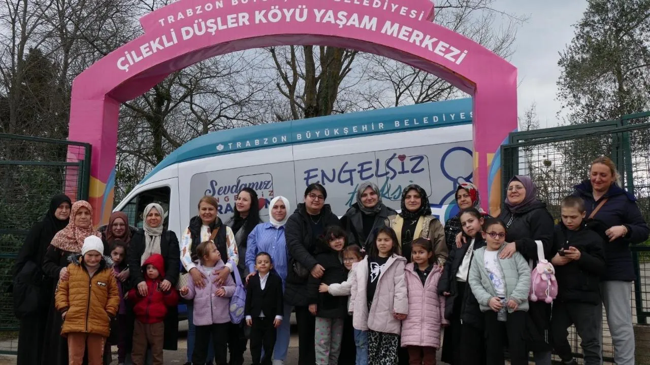 Trabzon’da Çilekli Düşler Köyü Çocukların Yeni Gözdesi Oldu