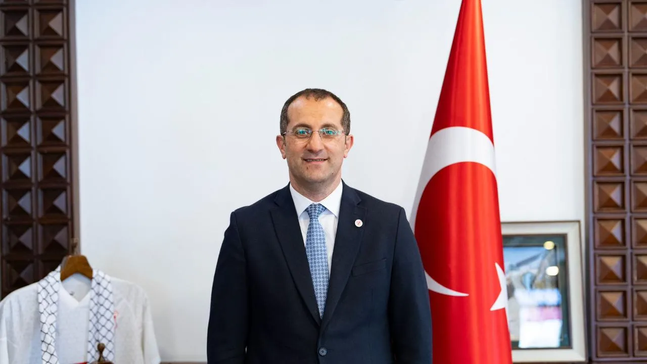 Akçaabat Belediye Başkanı Osman Nuri Ekim'den Kutlama