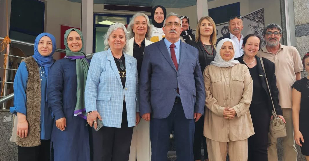 Rizeli Yazar Hatice Kopuz’dan Yalova’da Anlamlı Buluşma