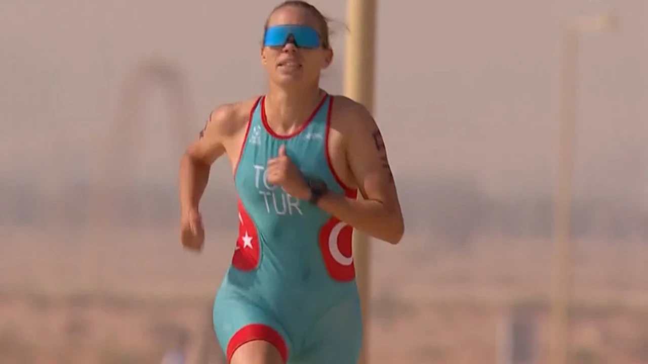 Milli Triatlet Sinem Servera Çin’de Altın Madalya Kazandı
