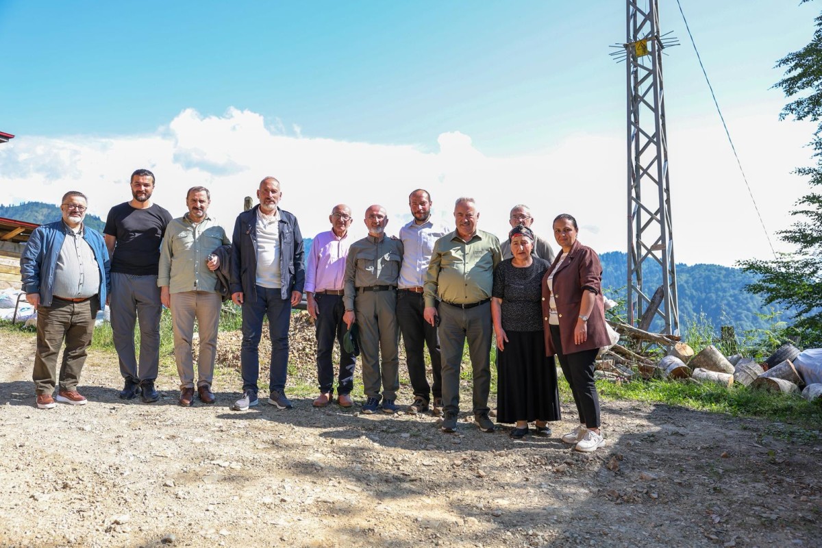 AK Parti Rize İl Başkanı Yılmaz Katmer Hemşin’de Vatandaşlarla Buluştu