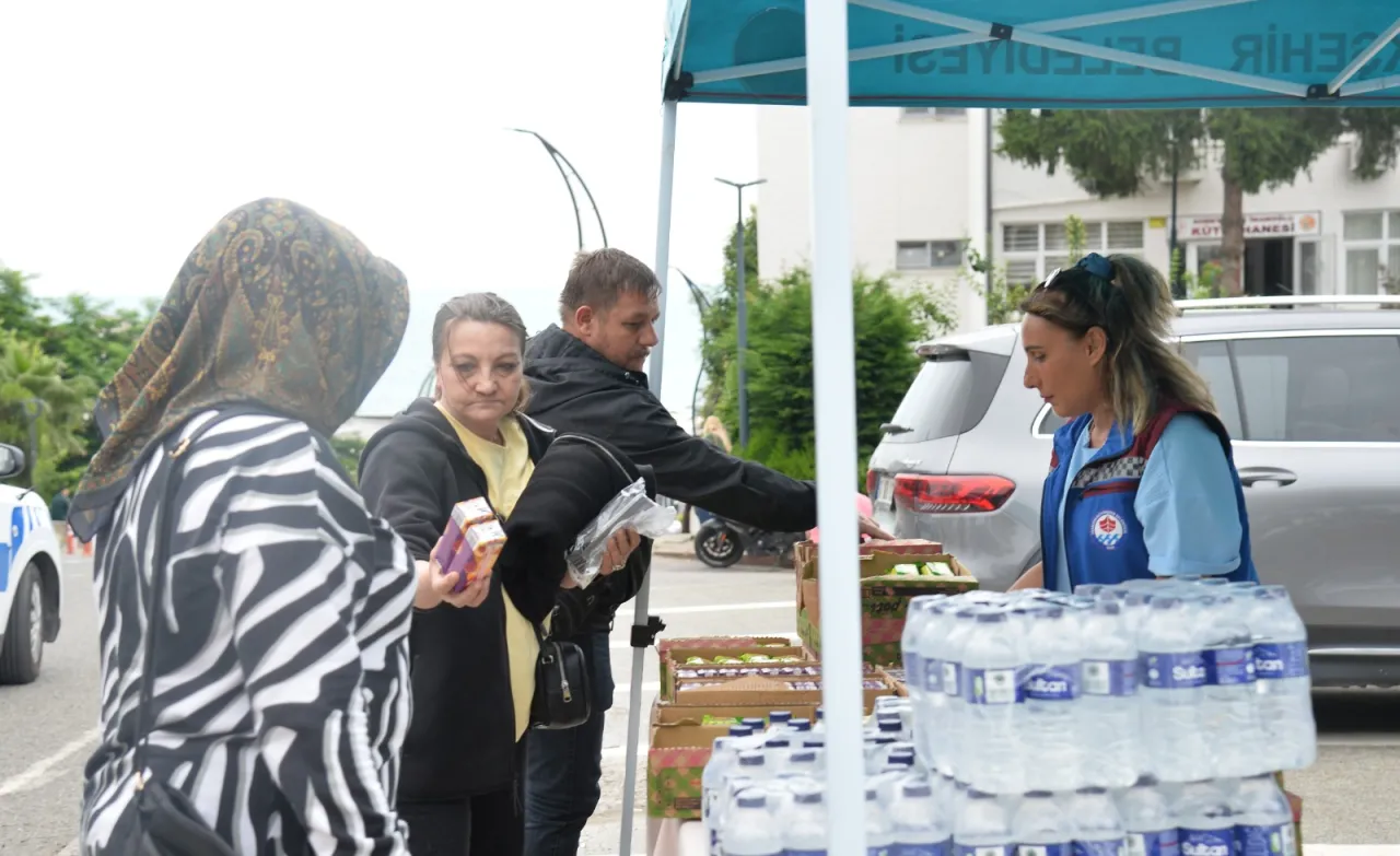 Trabzon Büyükşehir Belediyesi'nden YKS Adaylarına ve Ailelerine Destek