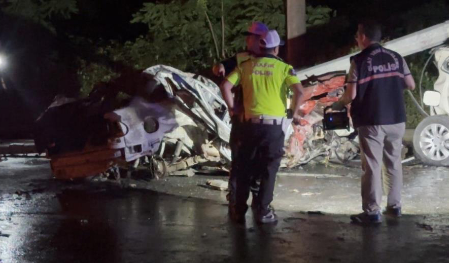 Rize'de Gece Yarısı Can Pazarı: Feci Kazada 4 Kişi Hayatını Kaybetti