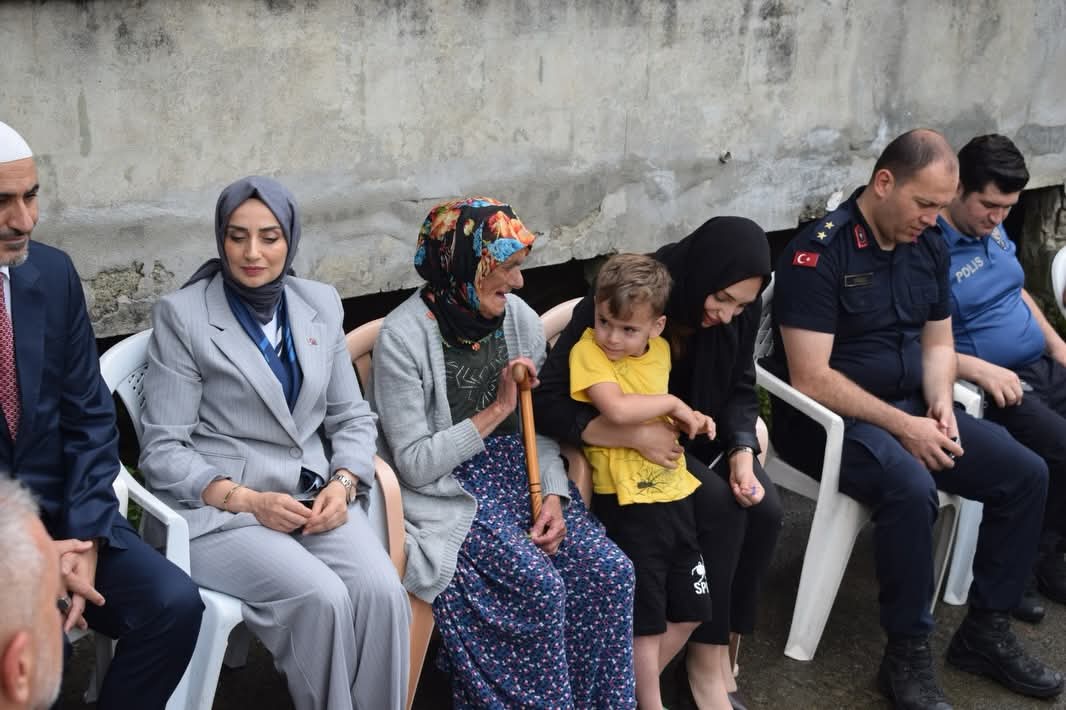 Çamlıhemşin'de Anlamlı Vefa Ziyareti