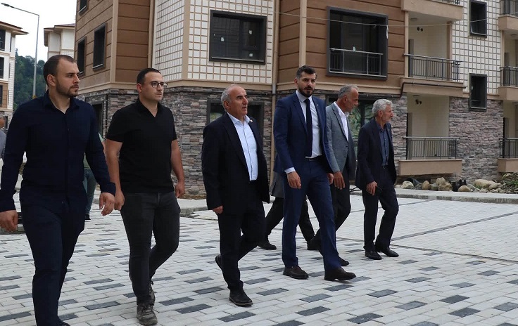 Mertoğlu Güneysu’da Teşkilatla buluştu, yatırımlar hakkında bilgi aldı