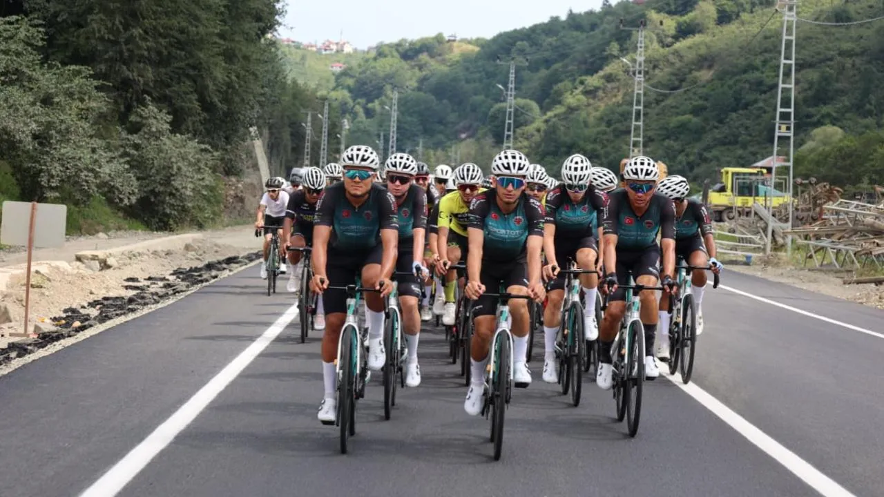 ARSİN’DE PEDALLAR  ŞAMPİYONLUK İÇİN DÖNDÜ