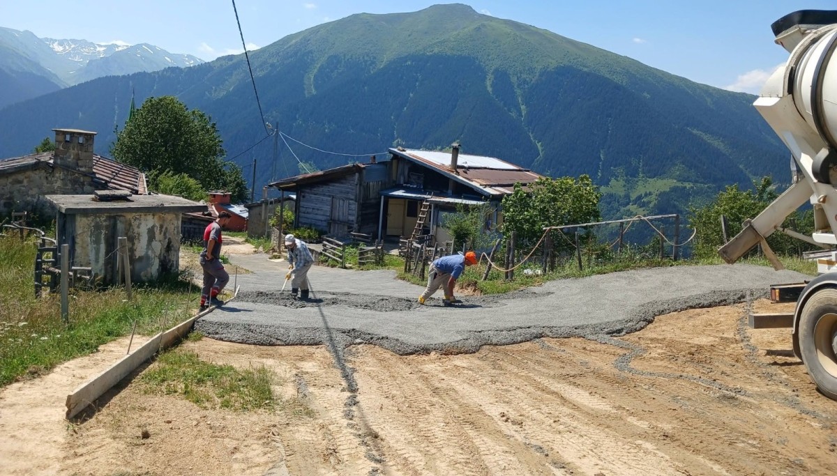 Tozköy Yolunda Betonlama Çalışması