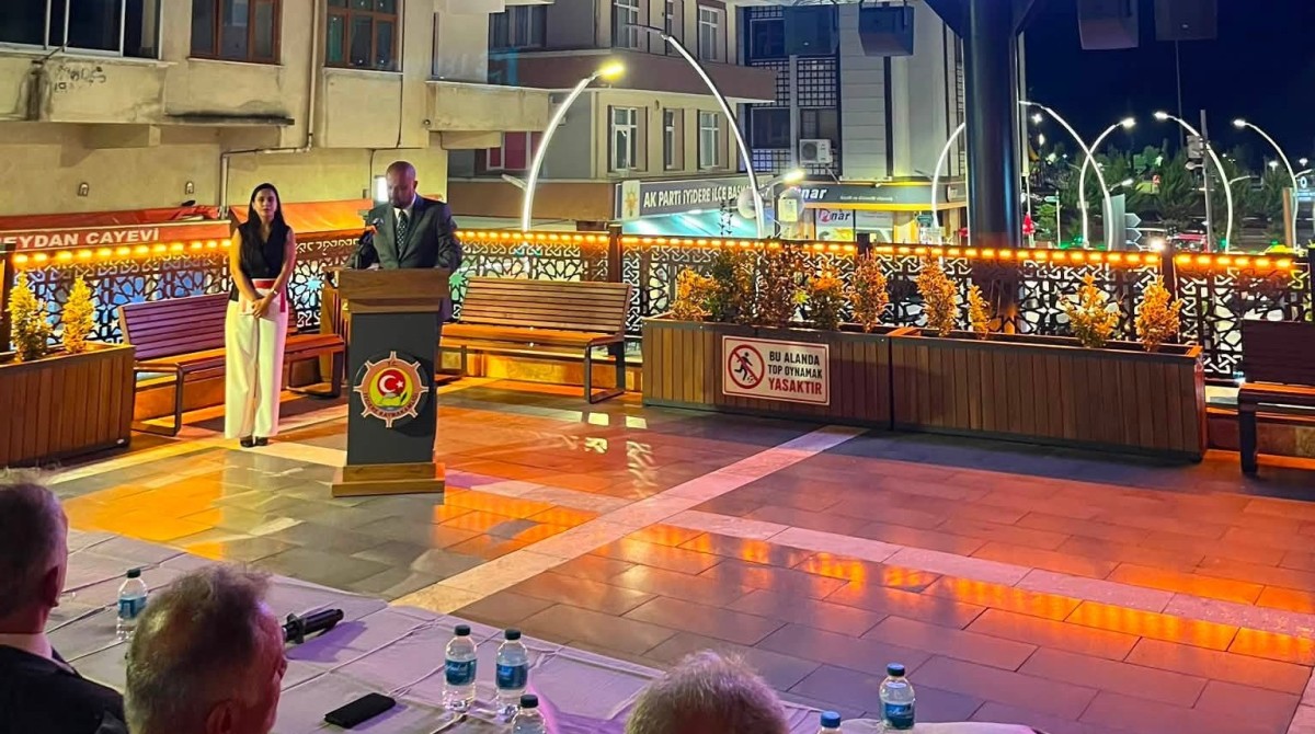 İyidere’de Kaldırımlar Yenileniyor, Sokaklar Güzelleşiyor