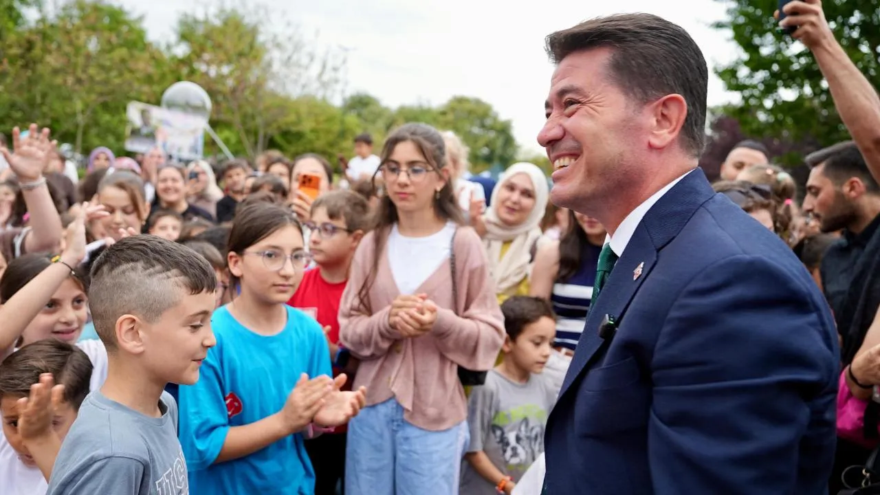 Ortahisar Belediyesi'nden Çocuklara Yaz Şenliği: Beşirli Sahili Renkli Görüntülere Sahne Oldu