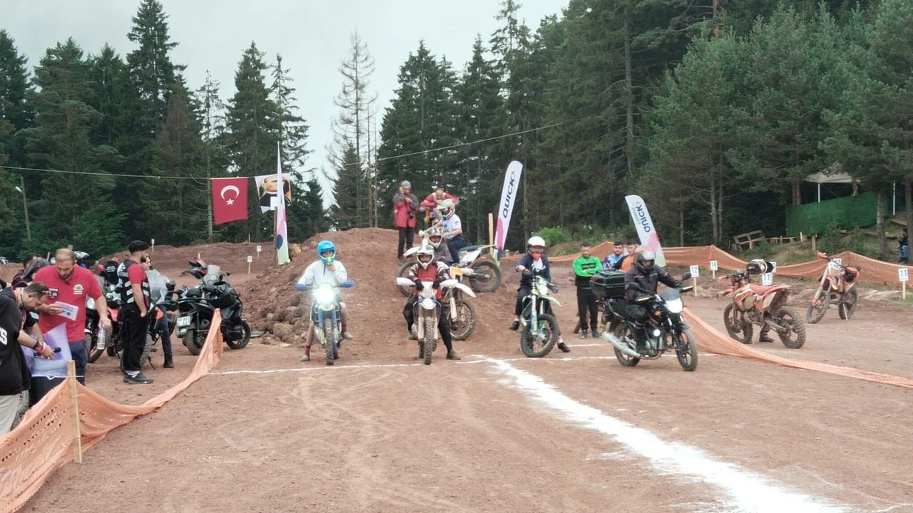  Artvin’de Motofest Heyecanı Kafkasör’ü Sardı