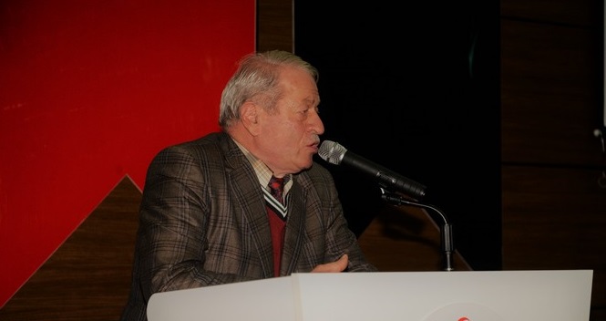 Rize'de Salvader Toplantısında Gündem Sanatçıdan Belediye Başkanına Eleştiri.