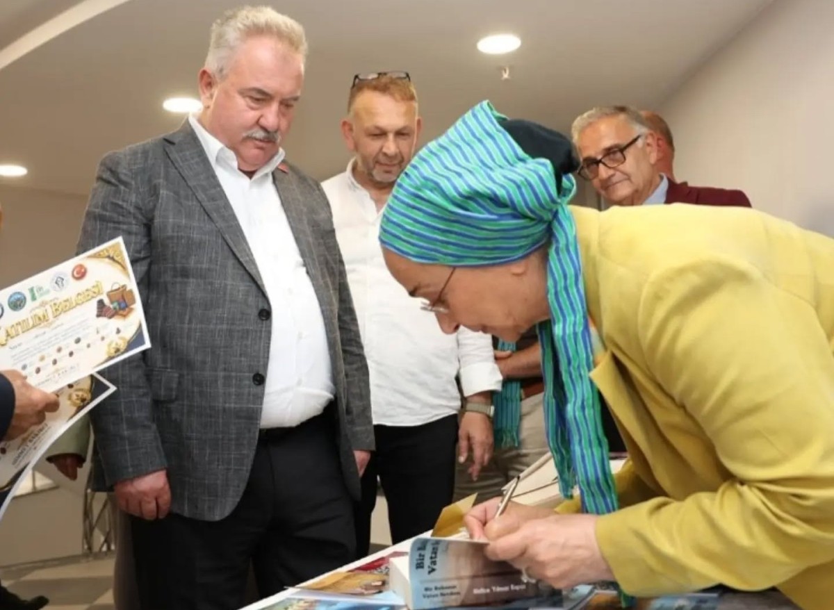 İpek Yolu’ndan Çay Yolu’na: Rizeli Şair Hatice Kopuz Okurlarıyla Buluştu