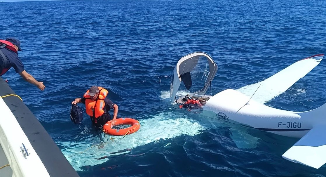 Gürcistan’dan Havalanan Uçak Rize Açıklarında Denize Acil İniş Yaptı