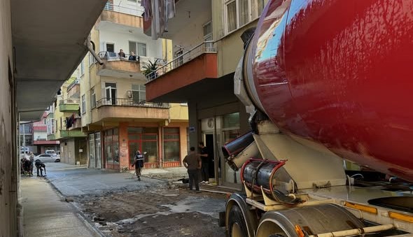 Fındıklı’da Ada Mahallesi’nde Üstyapı Çalışmaları Sürüyor