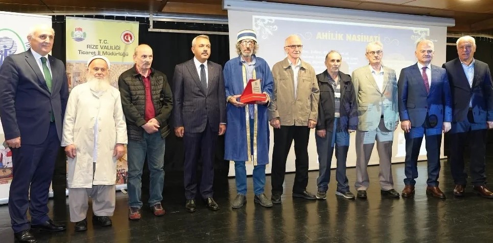 Rize’de Ahilik Haftası’nda Yılın Ahisi Osman Dinçer Oldu
