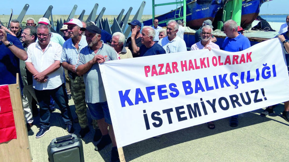 Zelek Balıkçı Köyü’nde kafes balıkçılığı tepkisi: “Deniz bizim ekmeğimiz”