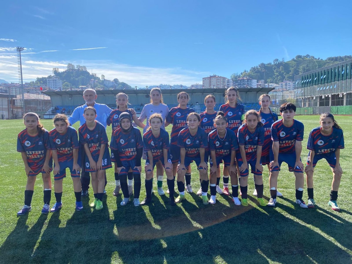 Rize Yeşilçayspor U15 Kadın Futbol Takımı Dolu Dizgin: Hedef Daha Büyük Başarılar