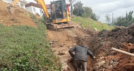 Salarha’da Üzümlü Mahallesi’nin Kanalizasyon Çalışmaları Sürüyor